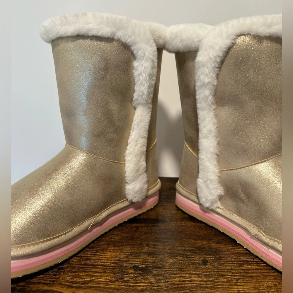 Sugar Big Girls Milhoja Gold Faux Fur Lined Boots NWT Size Big Girls 4